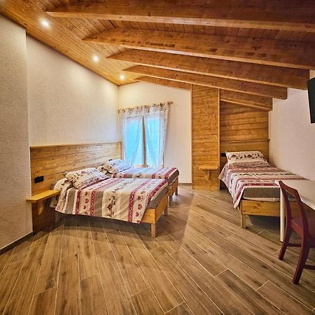 La Genzianella Affittacamere Santo Stefano dʼAveto Exterior foto